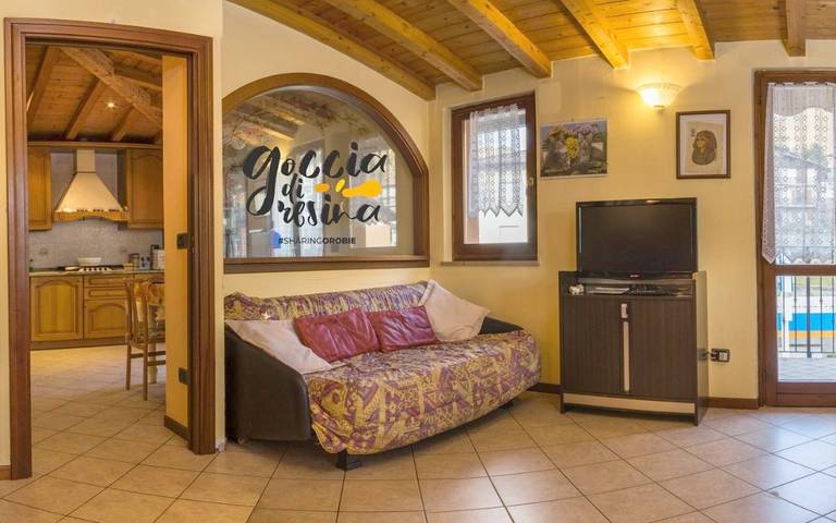 Gîte pour 12 personnes, avec Balcon et Terrasse ainsi que Jardin et Vue dans Serina - 4
