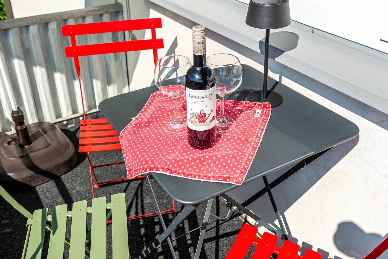Ganze Wohnung, 66 qm Ferienwohnung*** mit Gemeinschaftsgarten, Balkon und Wi-Fi in Radolfzell, Radolfzell am Bodensee