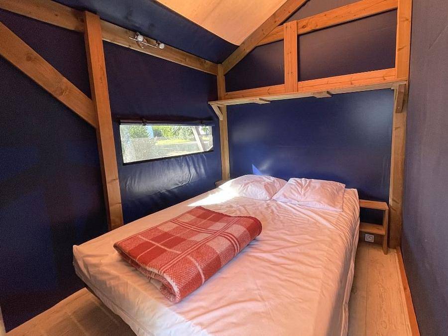 Camping Les Hortensias - Canvas and wooden tent 4 persons - Toilé Lodge in Loctudy, Côte de Cornouaille