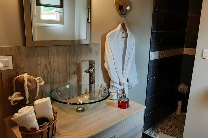 Location de vacances pour 2 personnes, avec jardin à Le Nizan - 4