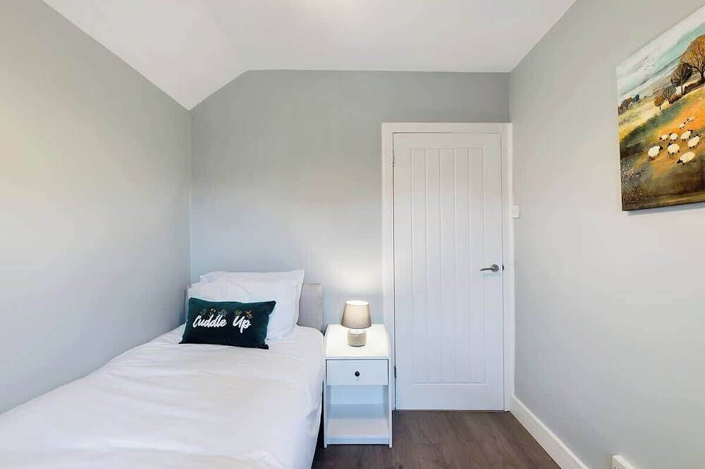 Stunning family home with comfortable surroundings in Westhoughton, Bolton