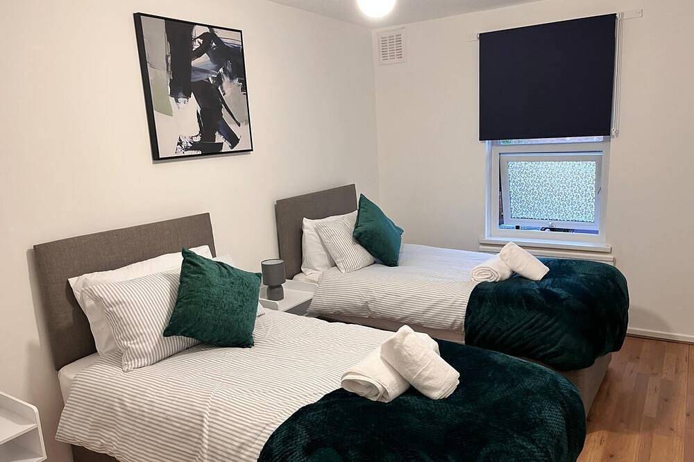 Hive stays close to Abbeywood free parking Wifi in Bexley, Londres