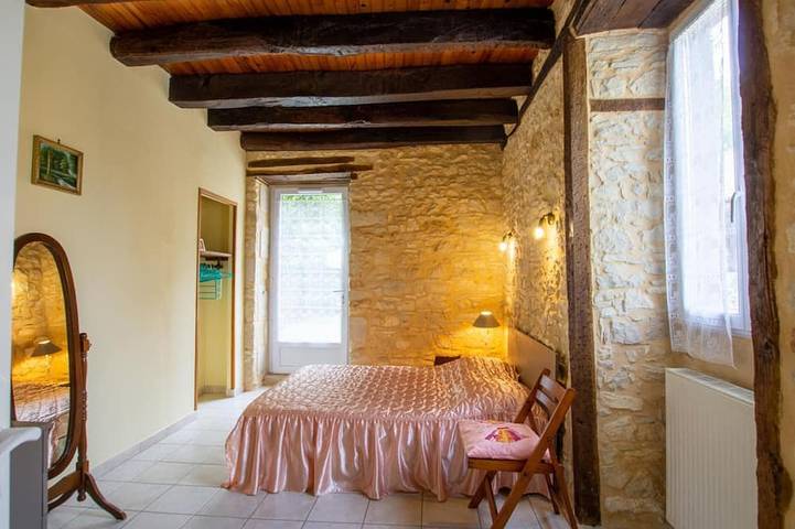 Gîte pour 4 personnes, avec jardin, animaux acceptés à Tourtoirac - 3