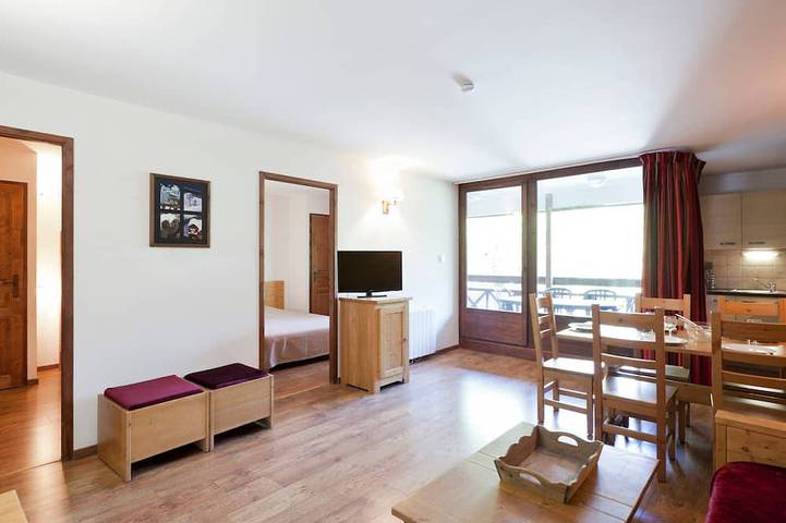 Apartamento entero, Amplio apartamento para 8 pers con balcón y WIFI in Brides-les-Bains, Massif de la Vanoise