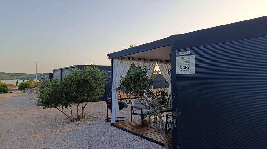 Camping pour 5 personnes, avec piscine et terrasse à Pirovac - 3