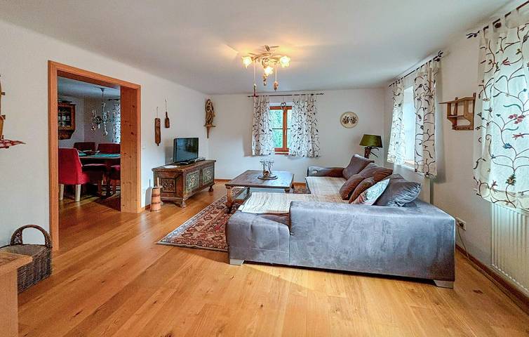 Apartamento vacacional entero, Acogedor apartamento con terraza, wifi y aparcamiento cerca de Neumarkt am Wallersee in Köstendorf, Bezirk Salzburg-Umgebung
