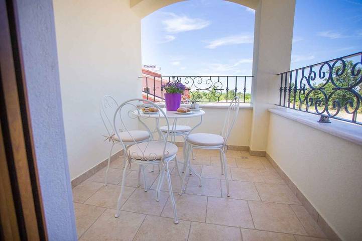 Ferienwohnung für 4 Personen, mit Balkon und Garten in Nova Vas - 2