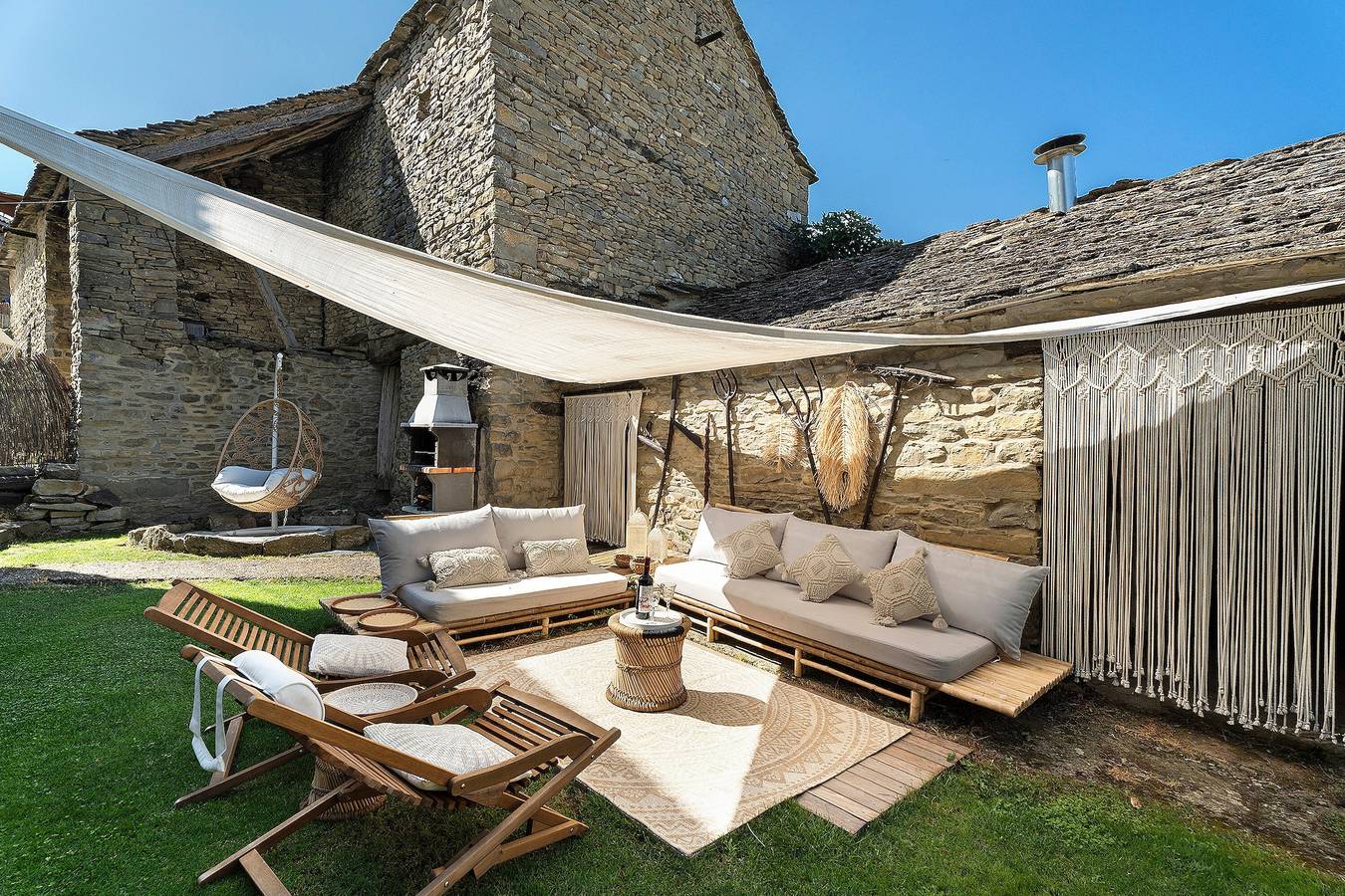 Holiday Home 'Regalate Paz' with Mountain View, Shared Pool and Wi-Fi in Caldearenas, Spanish Pyrenees