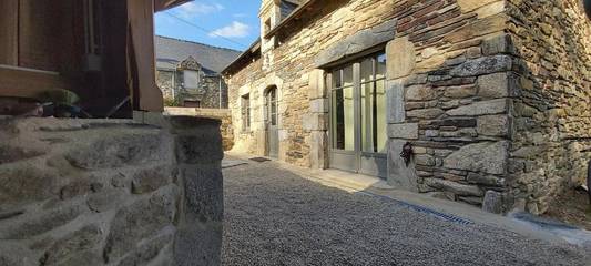Gîte pour 4 personnes, avec vue et terrasse à Malansac