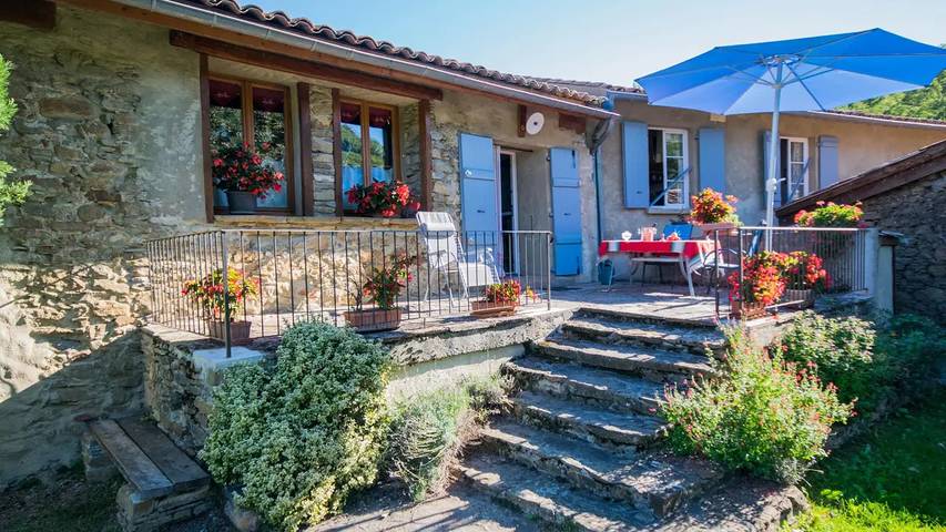 Location de vacances pour 5 personnes, avec jardin à Montferrier