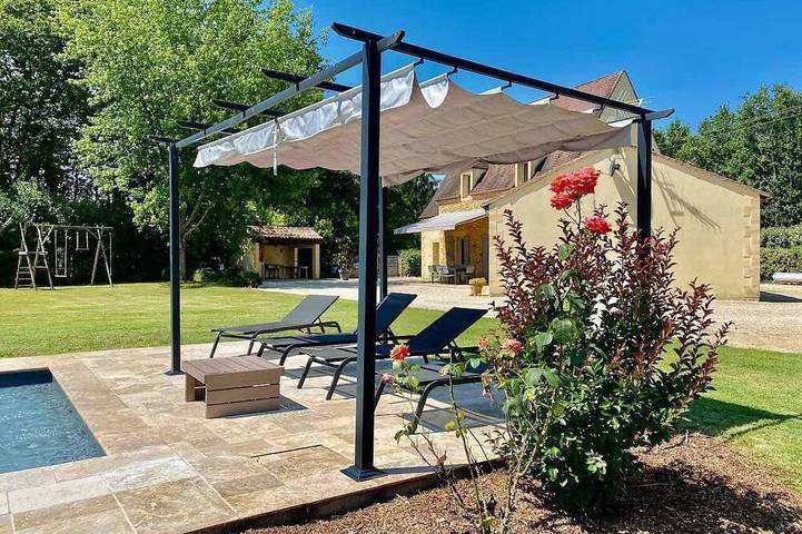 Location de vacances pour 8 personnes, avec terrasse et jardin, animaux acceptés à Saint-Geniès