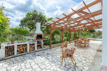 Gîte pour 4 personnes, avec jardin et balcon, animaux acceptés dans Santo Estevão