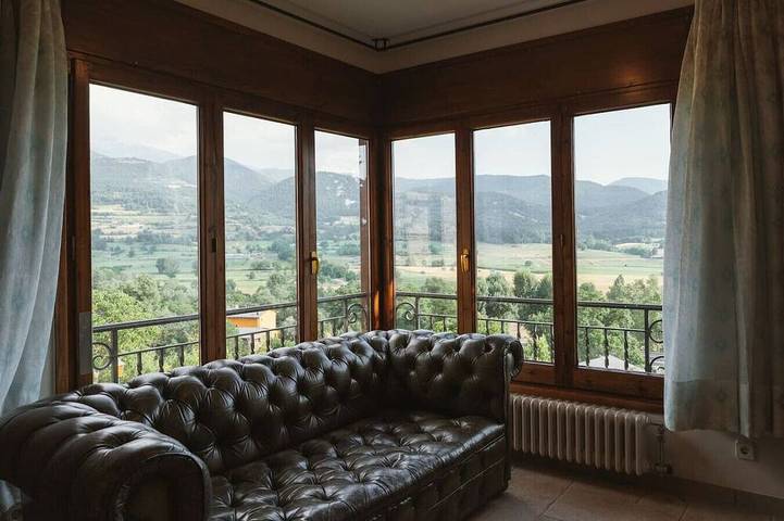 Appartement entier, Boutique Farmhouse I Views & Vineyard I Infinity Pool in La Seu d'Urgell, Pyrénées catalanes