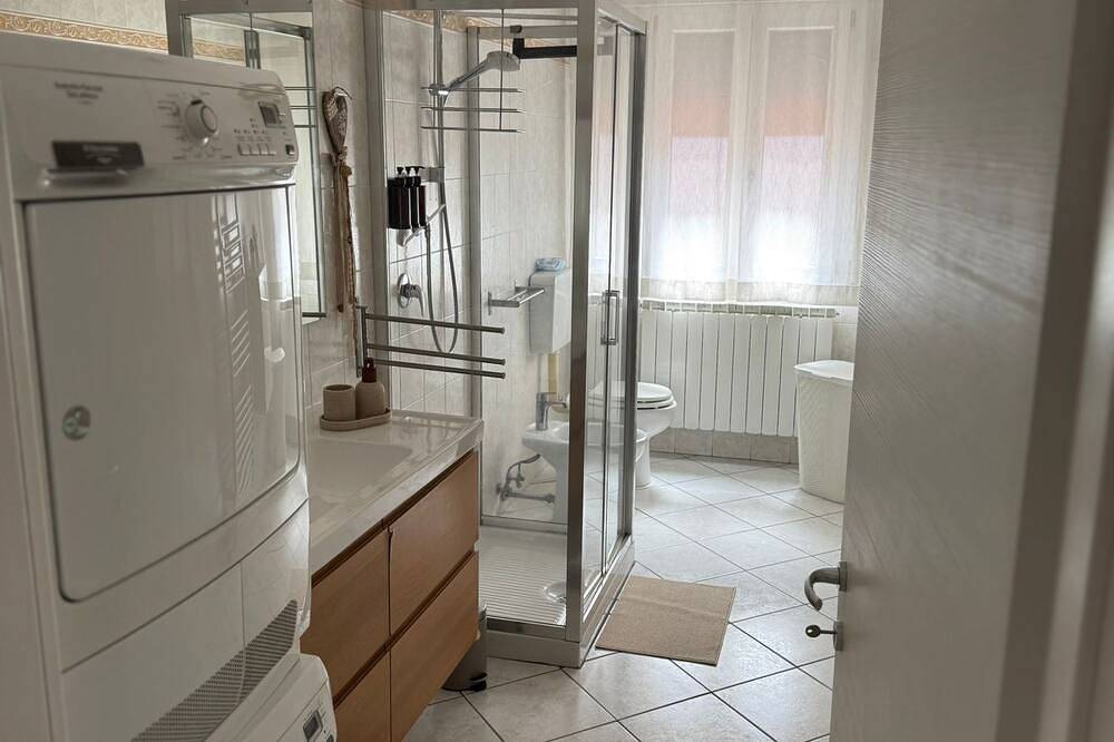 Porta Mare house, 10 minutes from the sea, near Venice, 2 steps from the station in Rosolina, Polesine