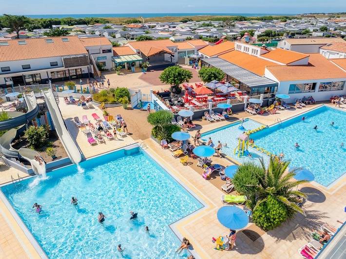 Camping pour 6 personnes, avec bassin pour enfant