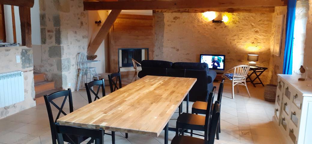 Gîte pour 6 personnes, avec terrasse ainsi que piscine et jardin à Arcambal - 4