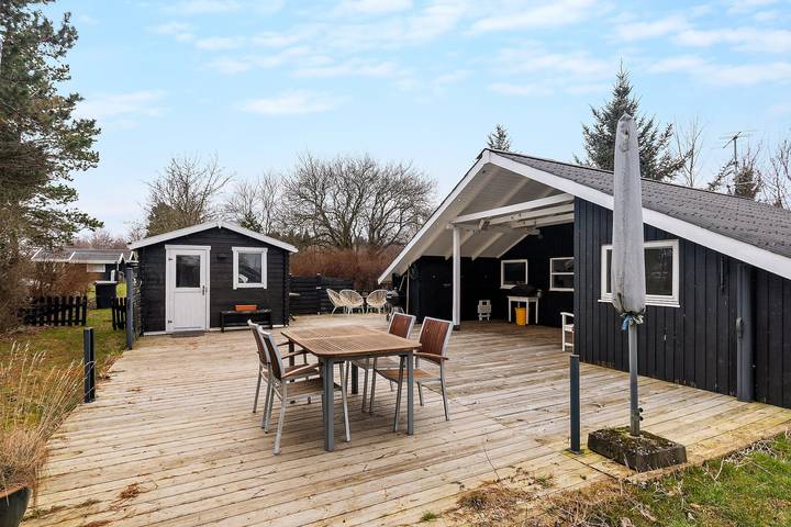 Ferienhaus für 6 Personen, mit Garten und Seeblick sowie Terrasse, mit Haustier