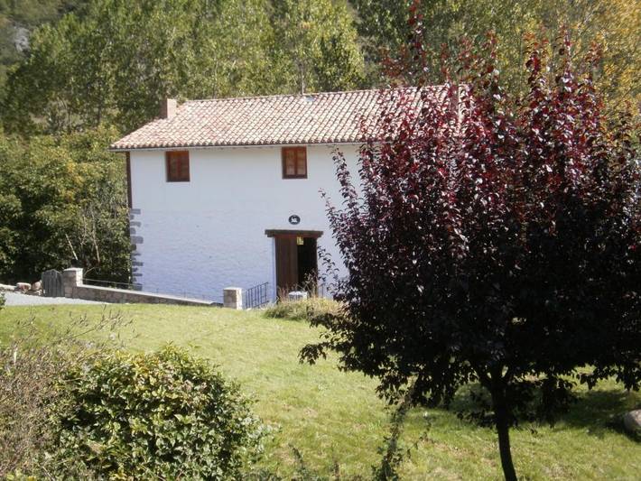 Casa rural para 12 personas, con vistas y jardín, Se admiten mascotas en Pradillo