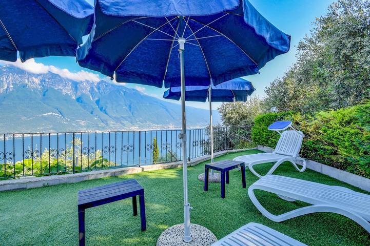 Ganze Wohnung, Charmantes Appartement 5 am Gardasee mit WLAN, Pool und Terrasse; Parkplätze vorhanden, Haustiere erlaubt in Pieve, Tremosine