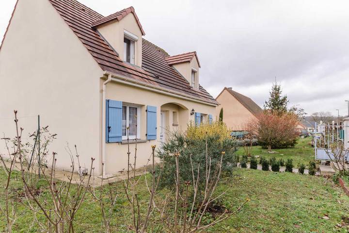 Gîte pour 8 personnes, avec piscine ainsi que jardin et terrasse, animaux acceptés dans Villenauxe-la-Grande - 2