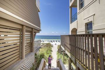 Vacation House for 12 Guests in Miramar Beach, Emerald Coast, Picture 2