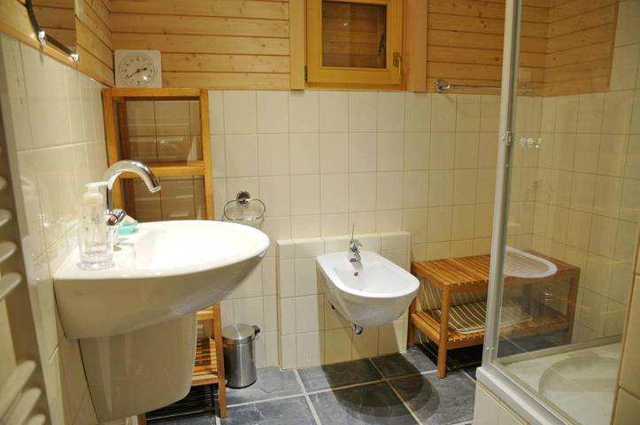 Location de vacances pour 12 personnes, avec terrasse et jardin, animaux acceptés dans Bomal - 3