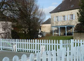 Gîte pour 14 personnes, avec piscine ainsi que jardin et terrasse à Camps-Saint-Mathurin-Léobazel