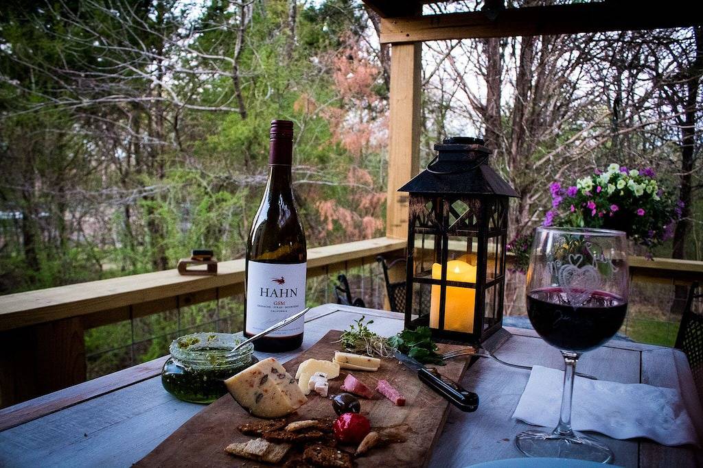 Lake Texoma wooded retreat near Marina Del Rey in Lake Texoma