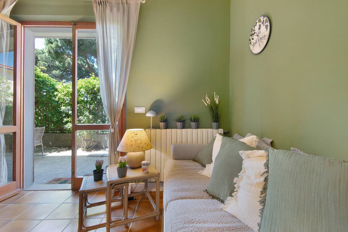 Entire apartment, Apartment 'Pino Vallegrande' with Private Terrace and Air Conditioning in Procchio, Elba