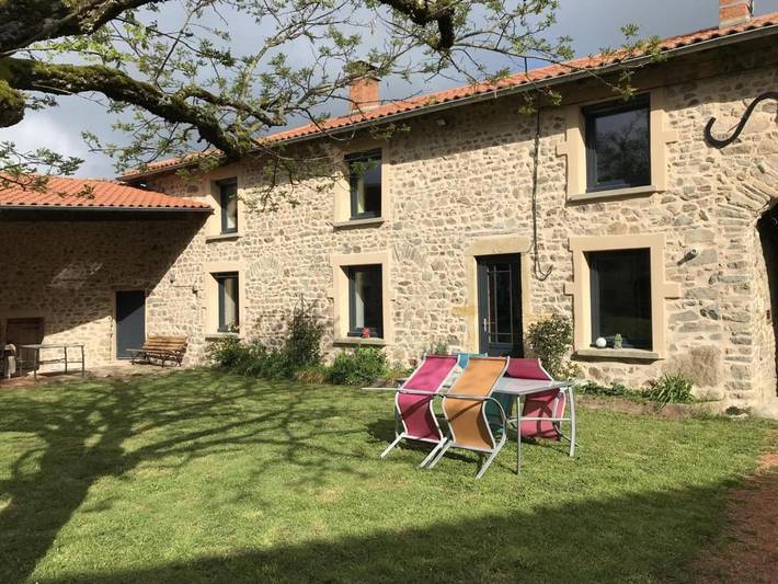 Gîte pour 6 personnes, avec jardin à Machézal