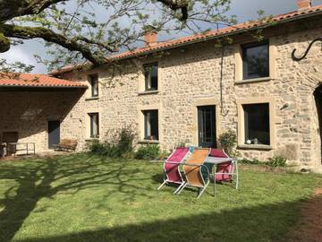 Gîte pour 6 personnes, avec jardin à Machézal