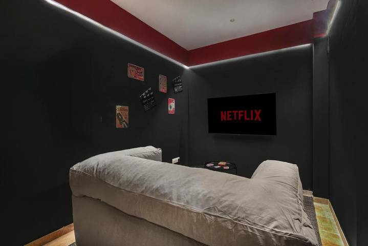 Casa rural para 10 personas, con piscina además de jardín y vistas, Se admiten mascotas en Miraflores de la Sierra - 3