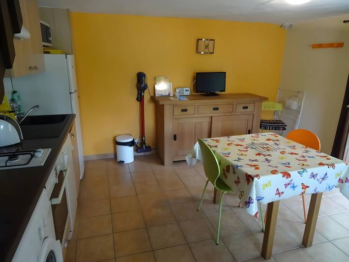 Location de vacances pour 2 personnes, avec jardin, animaux acceptés à Salles-Curan - 4