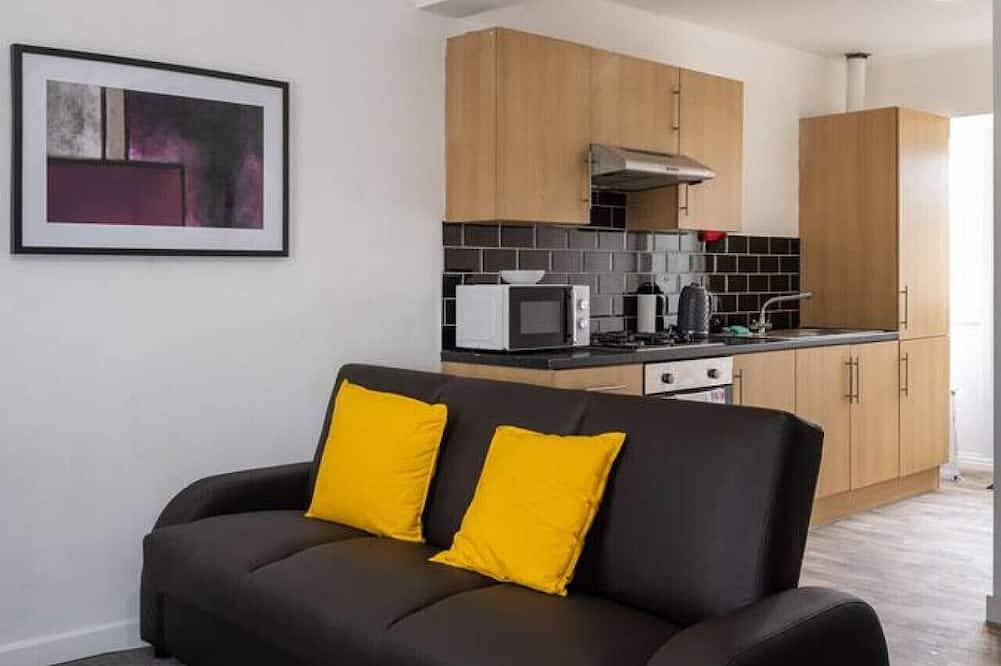 Apartment for 4 People in Swansea, Swansea region