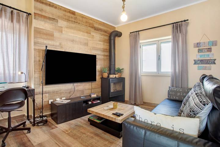 Ganze Wohnung, Ferienwohnung 'Home Away From Home' mit Balkon und Wlan in Peniche, Leiria District