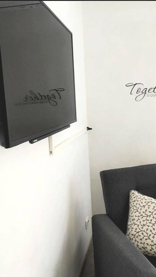 Appartamento intero, Two-Bedroom Apartment in Ostia, Roma