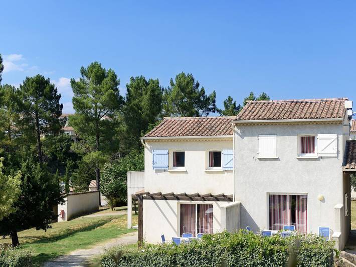 Location de vacances pour 5 personnes, avec Balcon/Terrasse et Piscine à Salavas