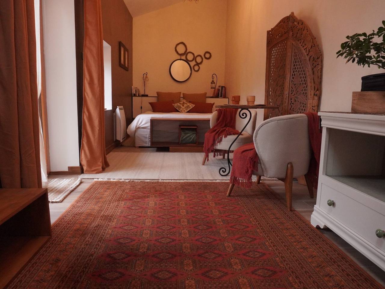 Bulle di campagna: camera d’hôtes con giardino condiviso in La Genête, Louhans e dintorni