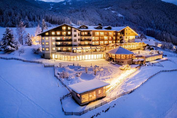 Hotel für 4 Personen, mit Pool und Sauna sowie Garten und Whirlpool, kinderfreundlich in Bad Kleinkirchheim - 3