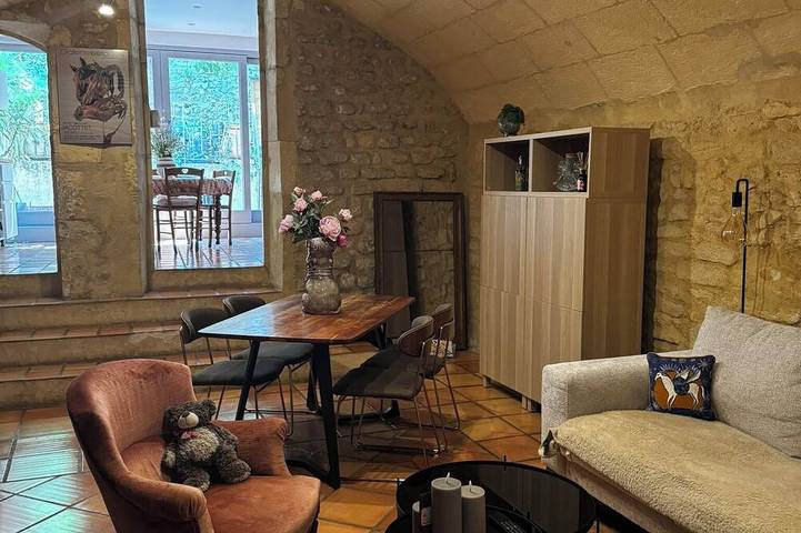 Appartement de vacances pour 2 personnes, avec jardin et terrasse à Arles