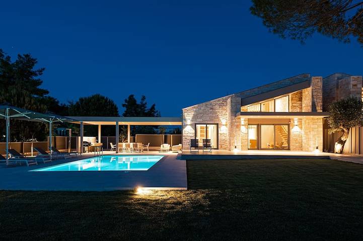 Villa für 7 Personen, mit Garten - 1
