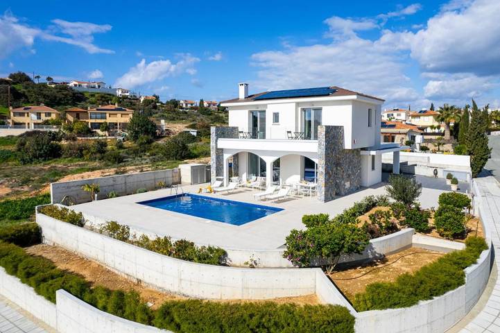 Villa für 6 Personen, mit Pool und Garten sowie Ausblick - 1