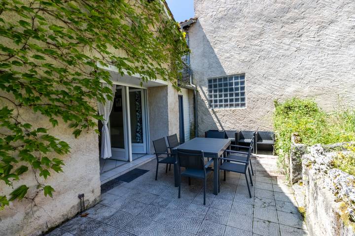 Maison de vacances pour 8 personnes, avec jardin et balcon, animaux acceptés dans Périgord Blanc