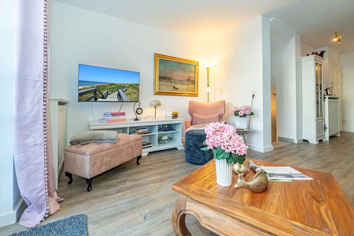 Ganze Wohnung, Ferienwohnung unter Reet für bis zu zwei Personen in Westerland. in Westerland, Sylt (Gemeinde)