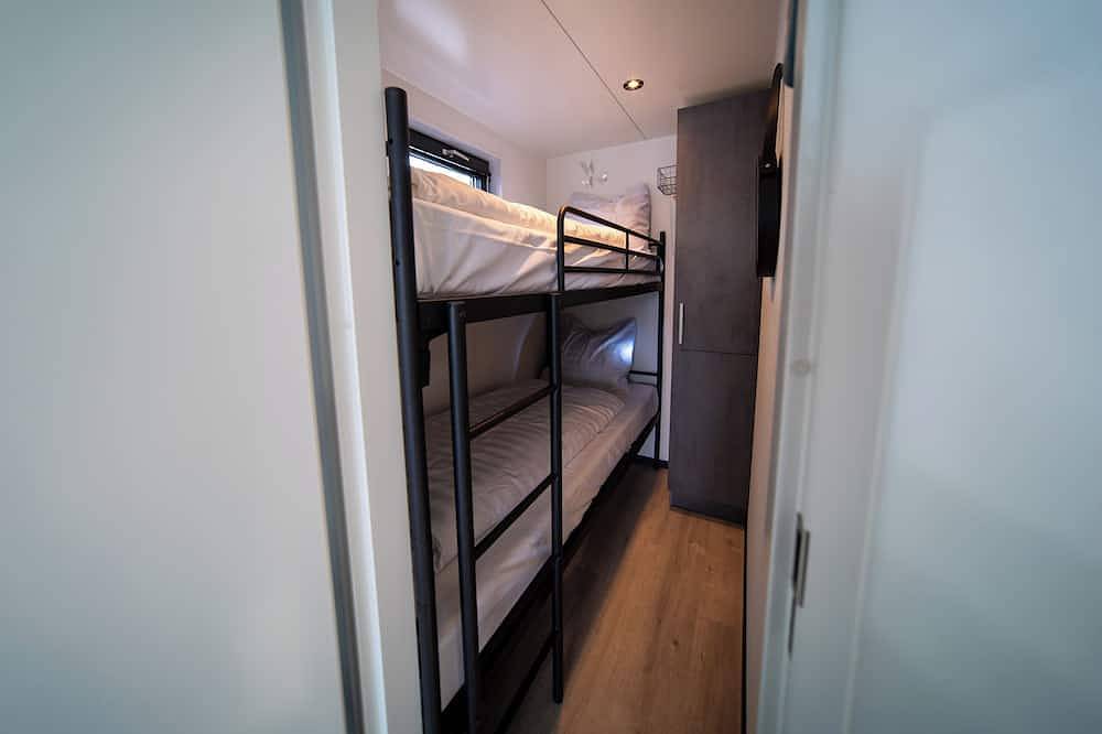 Luxe houseboat op het water in Heeg, IJsselmeer