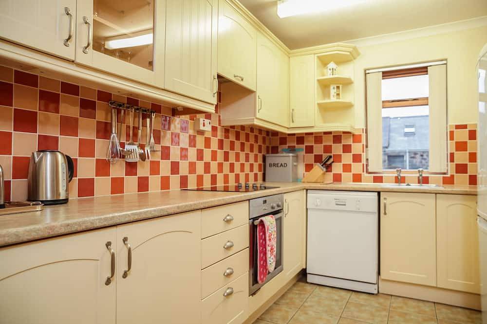 Padarn -  a bungalow that sleeps 8 guests  in 4 bedrooms in Pwllheli, Gwynedd