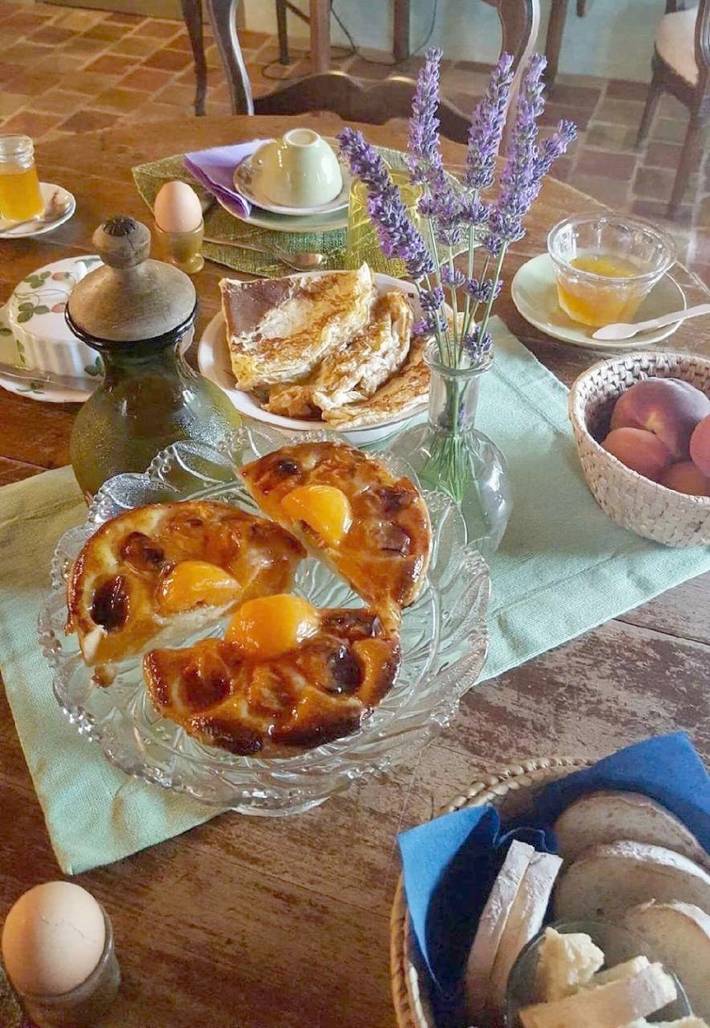 Chambre d’hôte pour 2 personnes, avec terrasse ainsi que jardin et piscine, animaux acceptés à Saint-Cyr-sur-Mer - 2