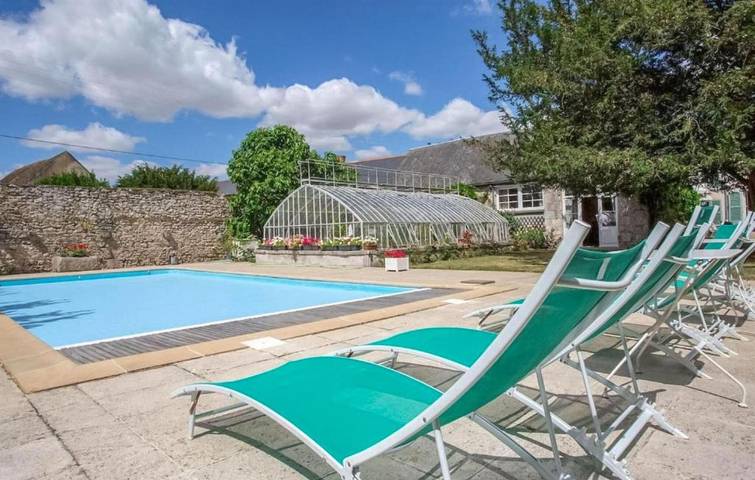 Location de vacances pour 6 personnes, avec piscine et jardin, animaux acceptés à Suèvres