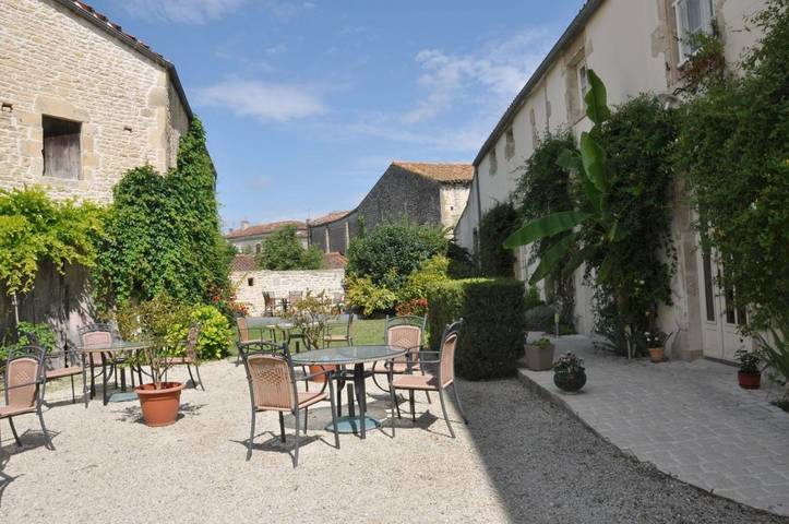 Hôtel pour 2 personnes, avec jardin et vue à Aulnay