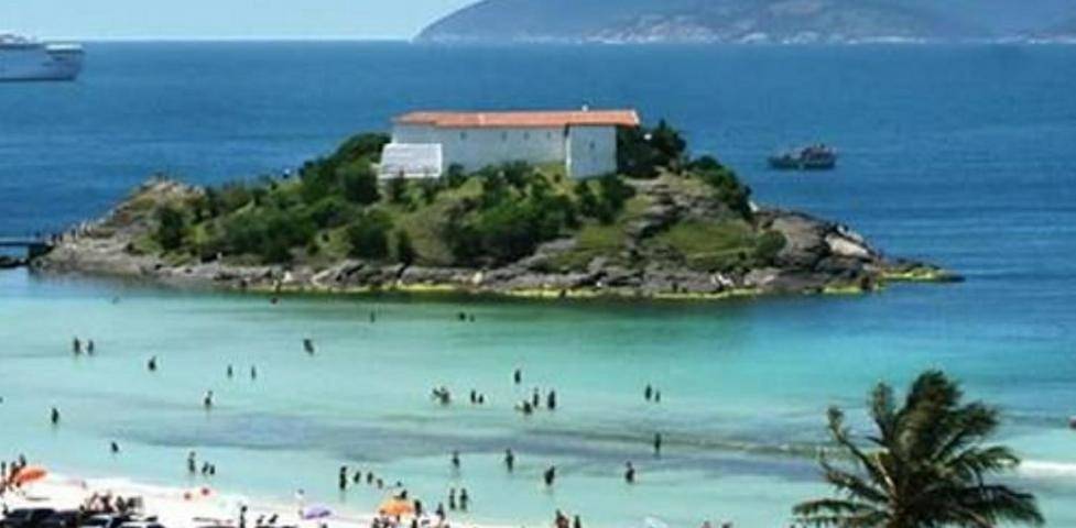 Casas e apartamentos de temporada para 4 pessoas, com balcão, adaptado a crianças na Praia do Forte (Cabo Frio)